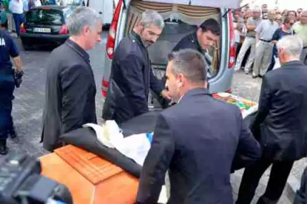 Photos From Manchester United Boss, Jose Mourinho’s Father’s Funeral